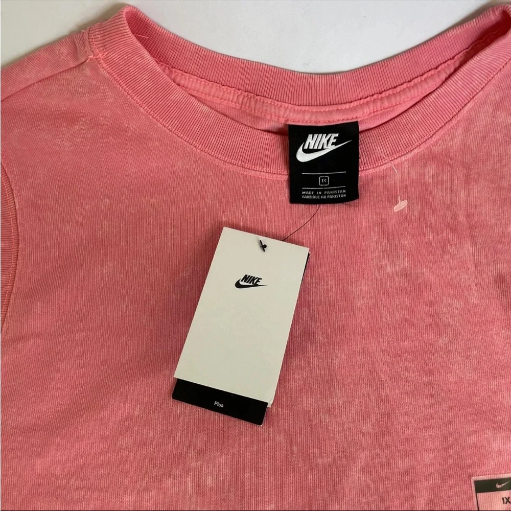 Nike Women's Tank Top Size 1X Pink Cropped White Washed Pink NWT Sweatshirt - Picture 2 of 10